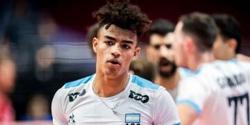 Manuel Armoa, fue insultado y agredido con una botella en el partido contra Chile.