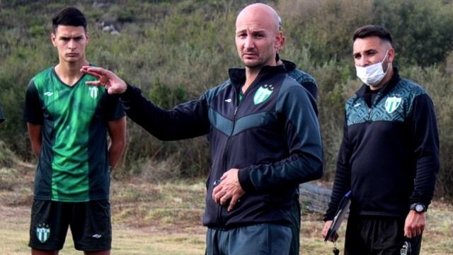 Sebastián Pena, técnico de Estudaintes.