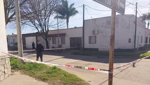 Una mujer fue encontrada sin vida y la Policía detuvo a una persona.