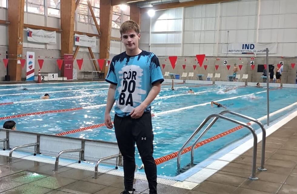 Fabricio Grumelli ganó la prueba clasificatoria en los 50 metros espalda y va por la final