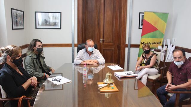 El intendente Sánchez recibió a representantes de la Mesa Intersectorial del Colectivo Travestis Trans No Binarie de Tres Arroyos.