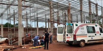 El obrero que cayó desde un andamio en Oberá está con “riesgo de vida”.
