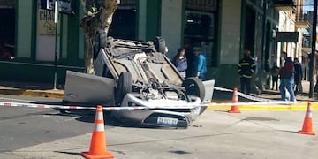 Vuelco de película en pleno microcentro posadeño.