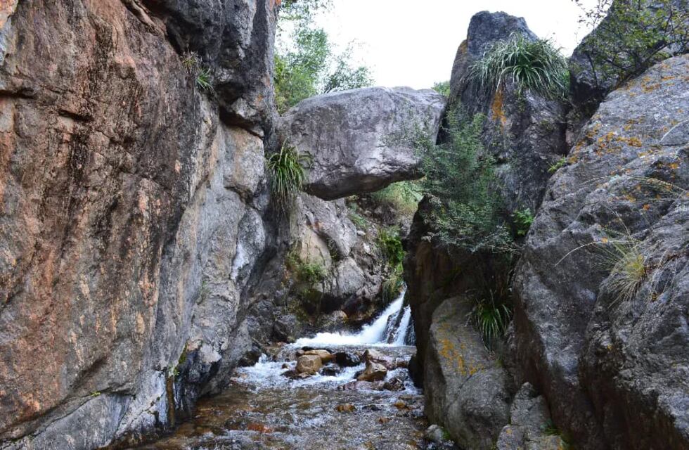 Dónde queda La piedra encajada, uno de los mejores senderos de Córdoba