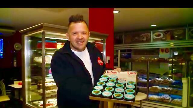 Alfajores Maradona y Dibu Martínez - Cristián Di Betta