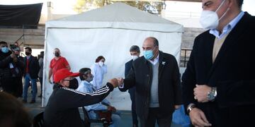 Manzur visitó el nodo de vacunación de Las Talitas.