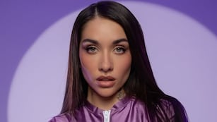 María Becerra lanzó su merch oficial en colaboración con Reebok: cuáles son los productos, precios y dónde comprar
