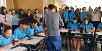 Alumnos de Córdoba armaron una orquesta con aplicaciones de celular y el resultado fue furor en redes.