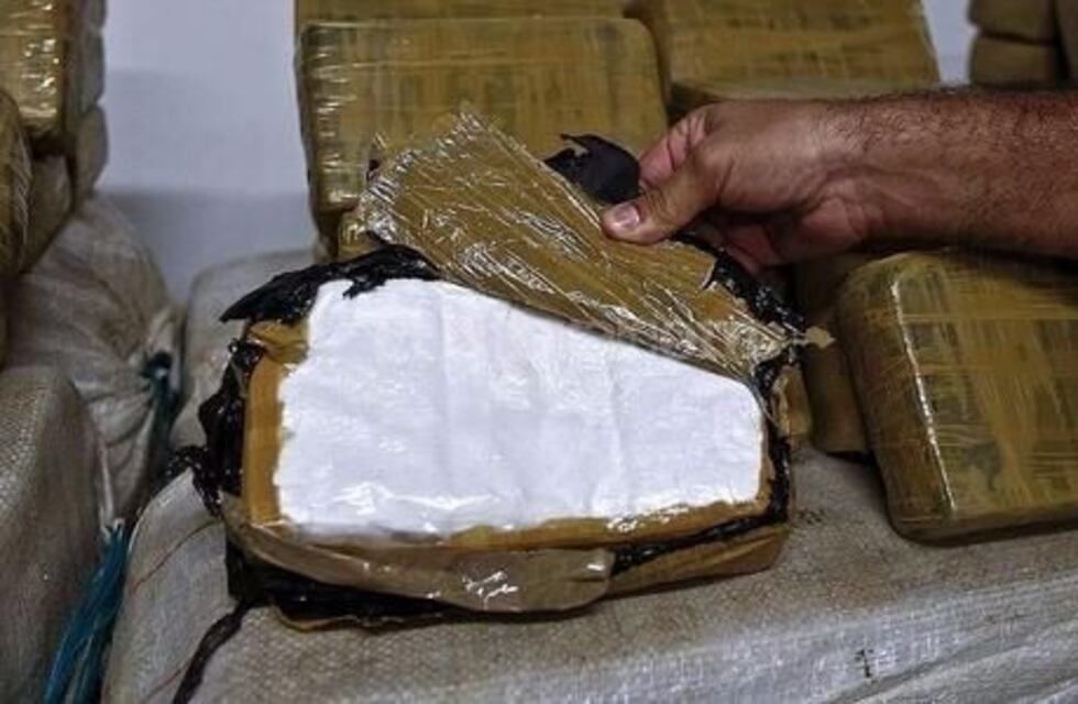 Se arrojó de un auto en el que llevaban 13 kilos de cocaína, en La Quiaca