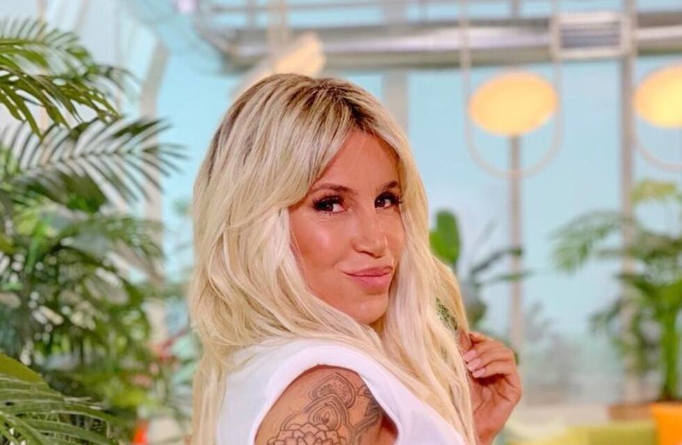 Flor Peña se arriesgó a bailar en bikini animal print a pesar del frío y subió la temperatura