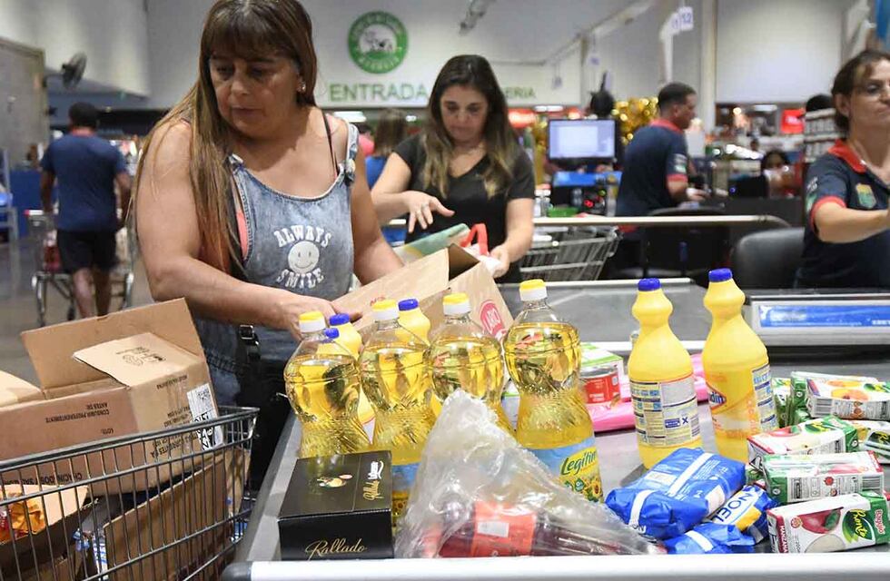 La inflación de marzo, entre la suba de tarifas y el impulso de los alimentos, podría llegar al 7%