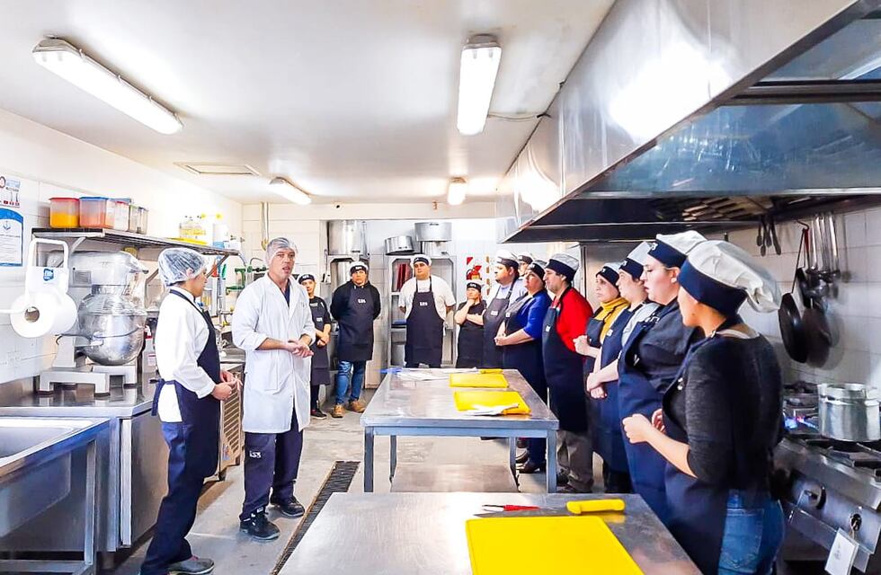 La Secretaría de Empleo y Formación Laboral dio inicio a las capacitaciones en gastronomía