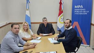 El titular de la Fiscalía Regional 5, Carlos María Vottero, con la intendenta de Ceres, Alejandra Dupouy, el Secretario Regional Mario Miretti, el Jefe de Gabinete de Ceres, Guillermo Cravero, y el Secretario de Gobierno, Federico Uberti.