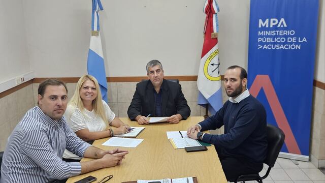 El titular de la Fiscalía Regional 5, Carlos María Vottero, con la intendenta de Ceres, Alejandra Dupouy, el Secretario Regional Mario Miretti, el Jefe de Gabinete de Ceres, Guillermo Cravero, y el Secretario de Gobierno, Federico Uberti.