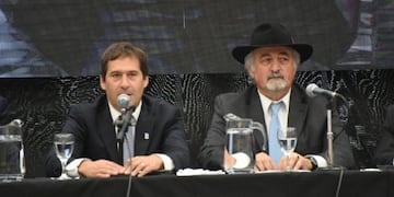 Intendente Luque junto a viceintendente Othas Machasrshvilli.