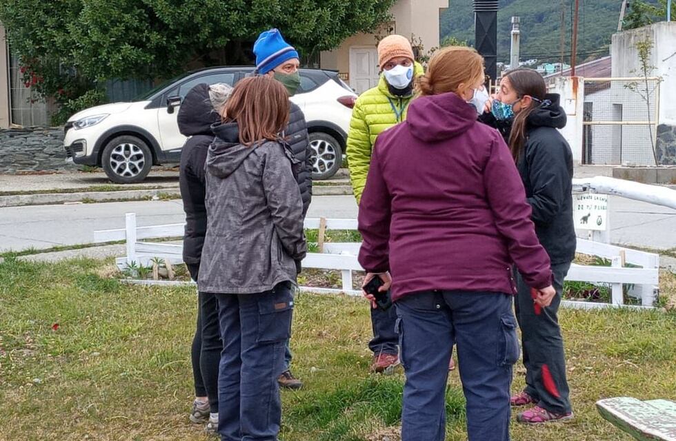 Vecinos de Los Canelones y el Municipio trabajan para fortalecer  las huertas del barrio