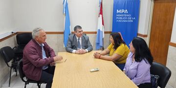 Carlos María Vottero, mantuvo una reunión de trabajo con la presidenta comunal de Josefina, Jorgelina Sicardi.