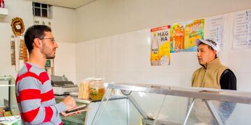 Matías Martínez Sella (Ciudad Progresista) recorrió el barrio Mora