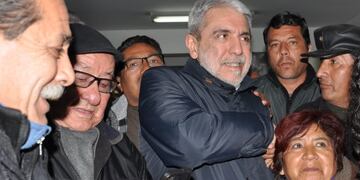 El dirigente justicialista y ministro nacional Aníbal Fernández llegó a Jujuy para hacerse cargo de la intervención del PJ local.