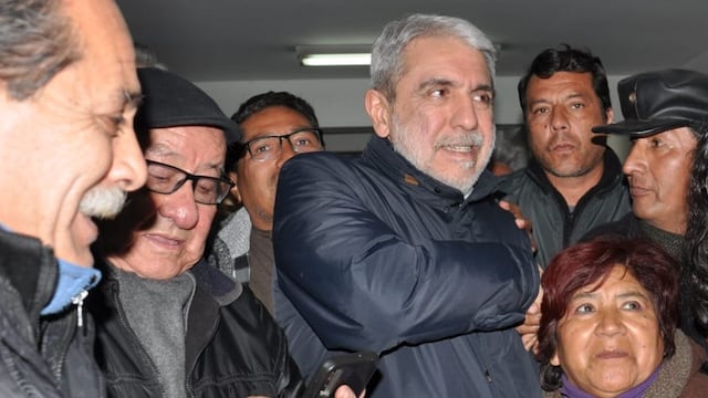 El dirigente justicialista y ministro nacional Aníbal Fernández llegó a Jujuy para hacerse cargo de la intervención del PJ local.