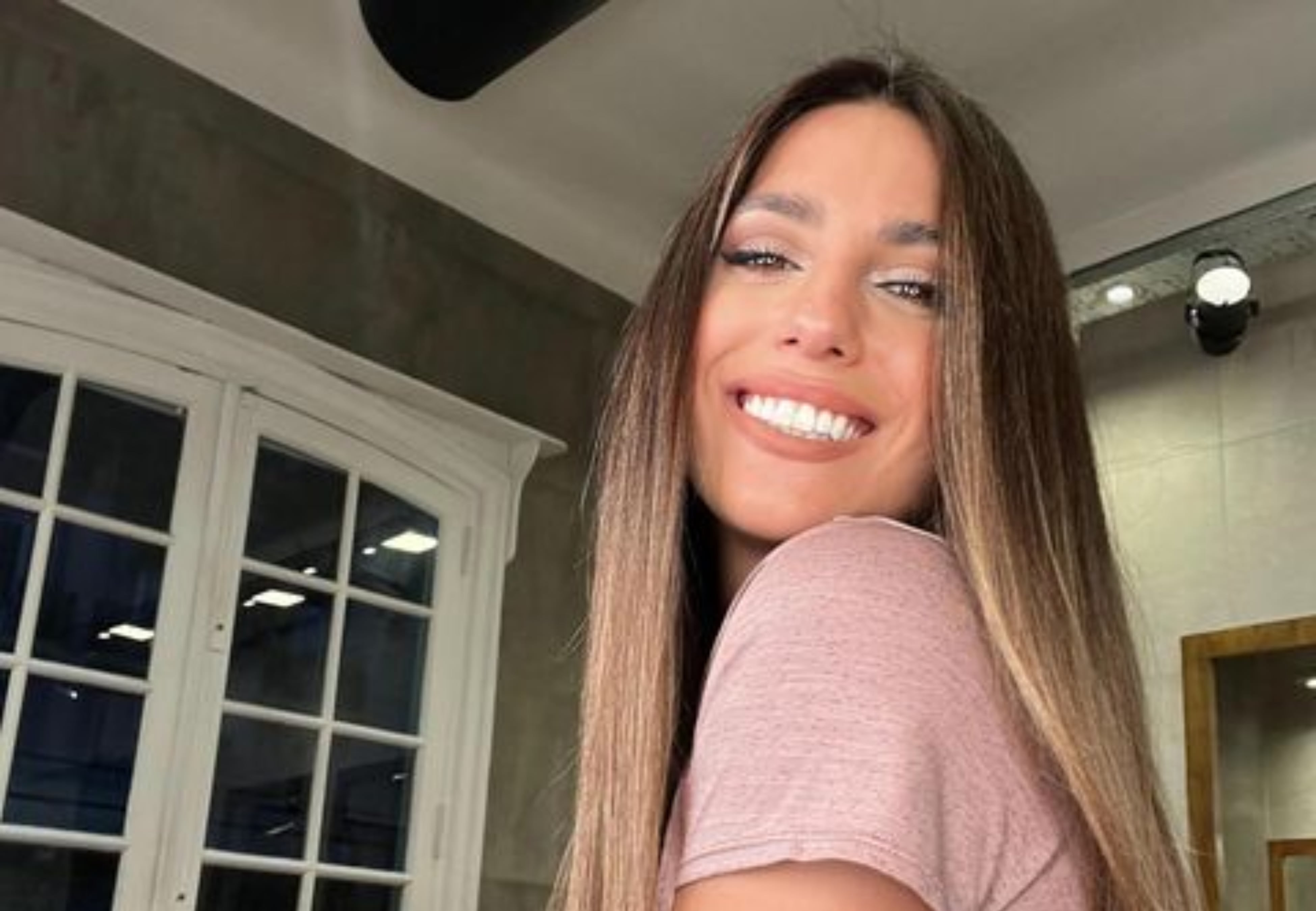 Cinthia Fernández acumula millones de seguidores en sus redes sociales.