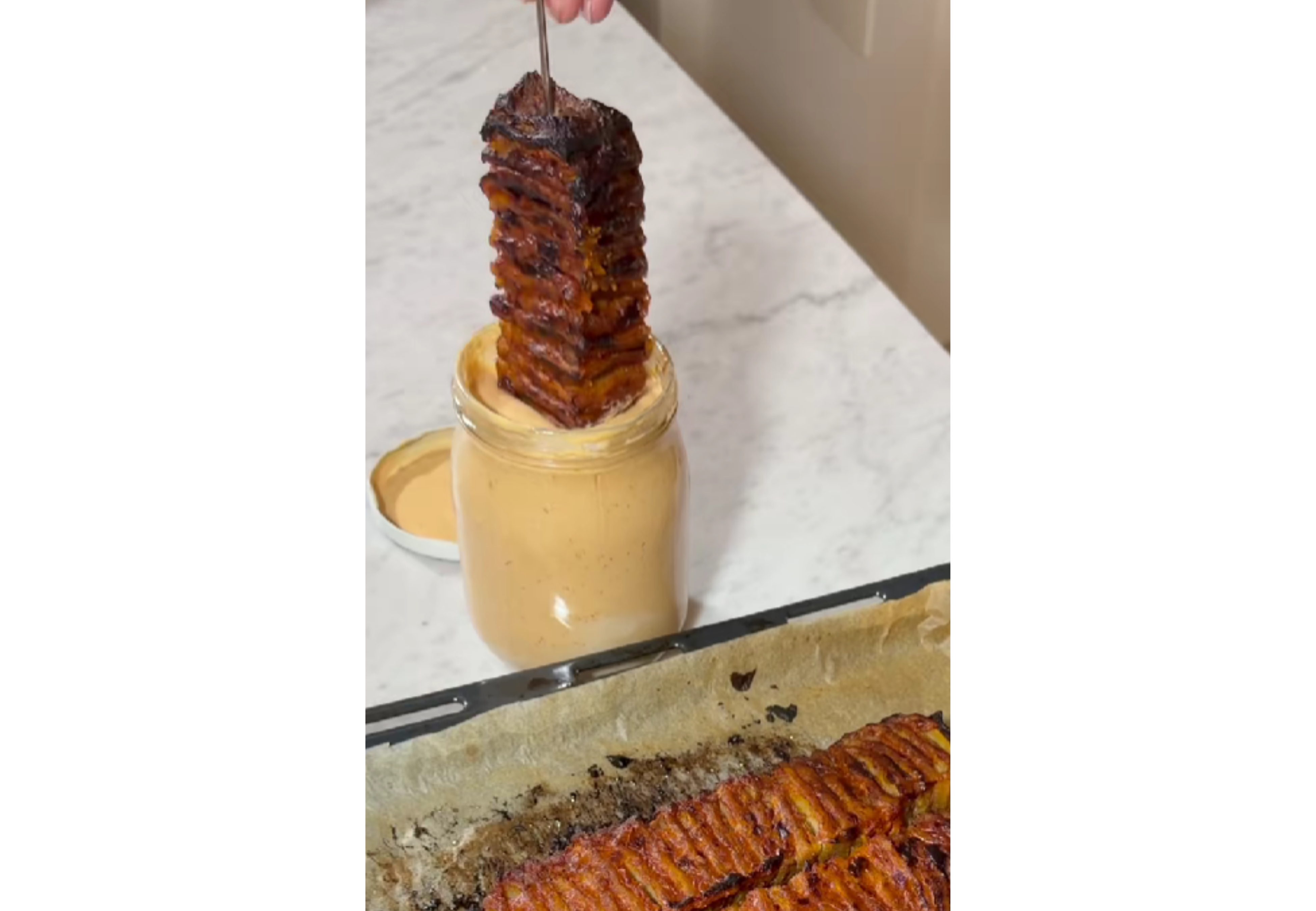 Estos pinchos se acompañan con una rica salsa.