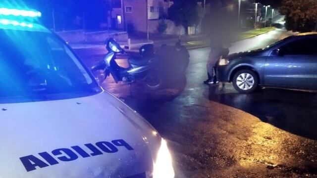 Una joven motociclista terminó lesionada tras accidente en Oberá.