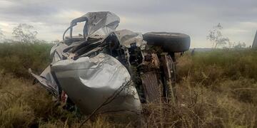 Así quedó la Ford Ranger que conducía Alejandro Barón.