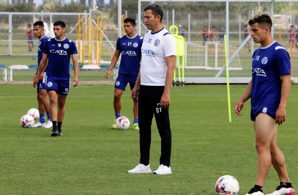 Godoy Cruz entre el duelo, entrenamientos y firma de contratos