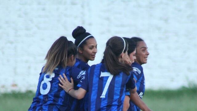 Futbol femenino campeón.