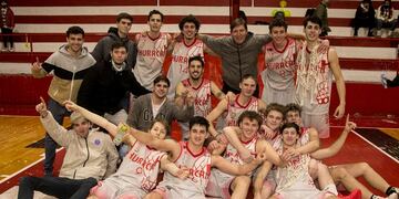 Huracán ganó el clásico y es el nuevo campeón de la ciudad (foto Facebook: Zona Naranja TA)