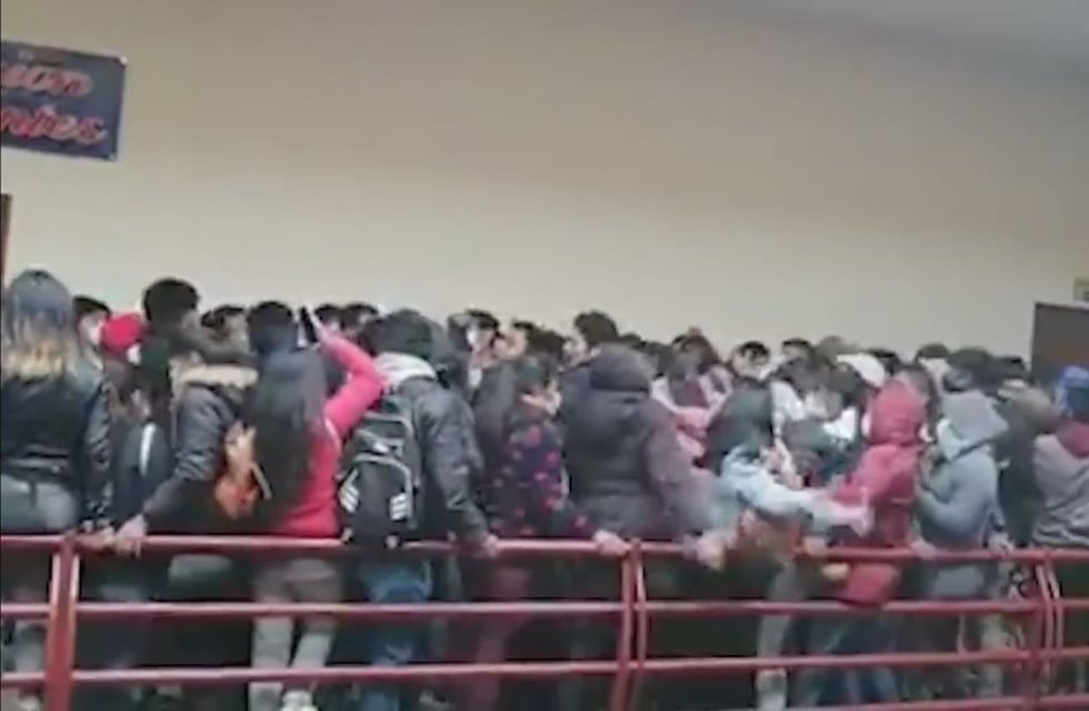 Bolivia: ascienden a siete los estudiantes muertos tras caer de un cuarto piso en una universidad de El Alto