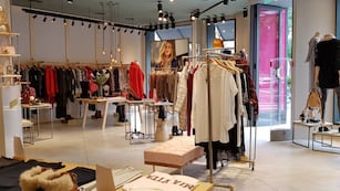 Una tienda histórica de Buenos Aires cierra y líquida todo con hasta el 70% de descuento.