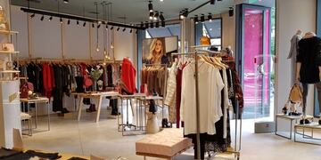 Una tienda histórica de Buenos Aires cierra y líquida todo con hasta el 70% de descuento.