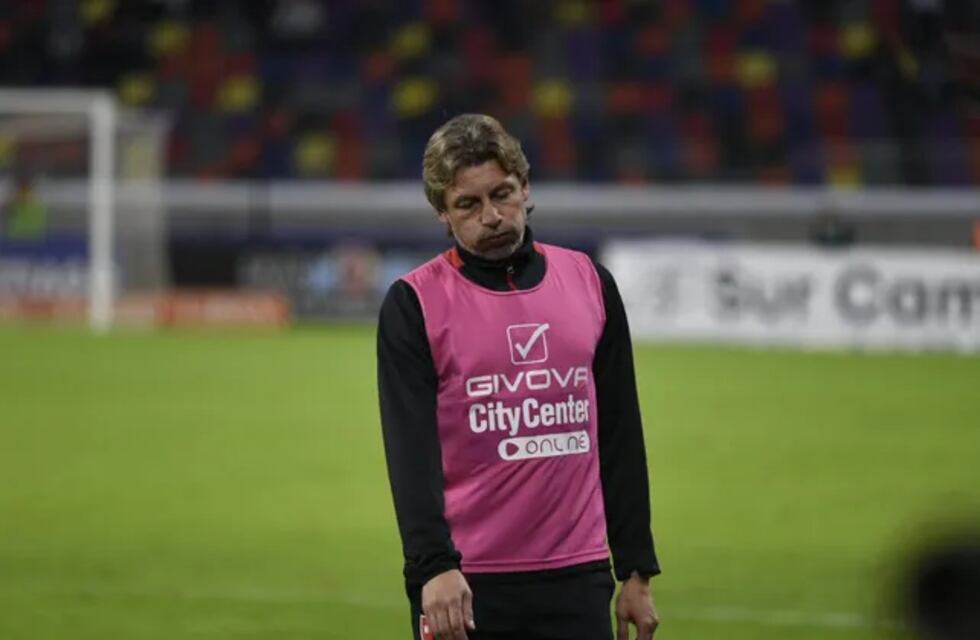 Tras la derrota de Newell’s, Gabriel Heinze se hizo cargo de los silbidos de la hinchada: "Soy el responsable de esto”