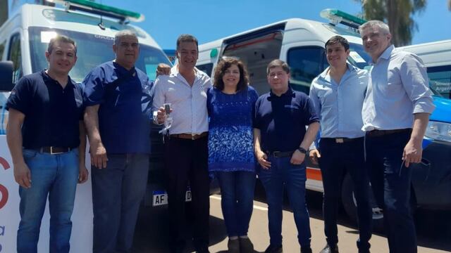 Ministra Carla Vizzotti junto a autoridades lanzaron la Campaña Nacional Contra el Dengue y entregaron ambulancias en Puerto Iguazú