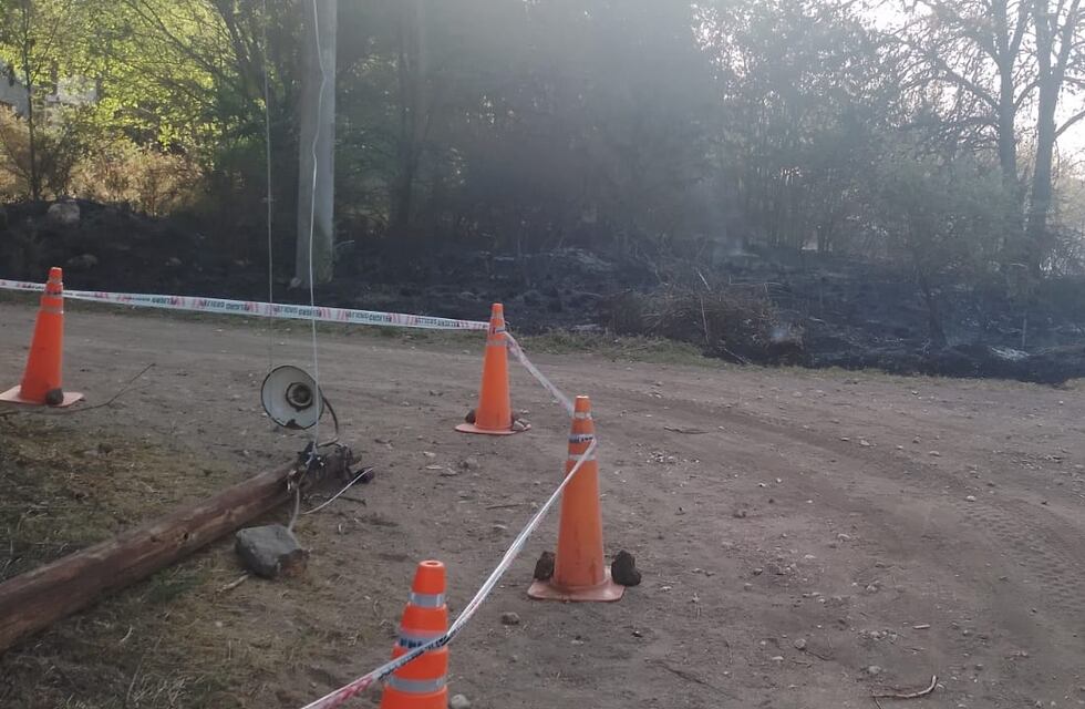 Villa Carlos Paz: controlan un incendio forestal en la zona de El Pato