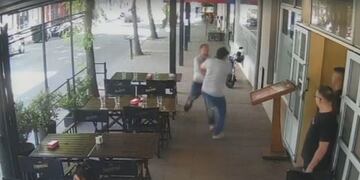 Inspectores de seguridad urbana fueron golpeados. Además comerciantes locales fueron agredidos