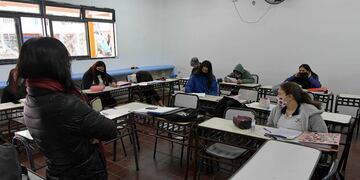 La Dirección General de Escuelas liquidará el 100% del día trabajado a docentes y celadores, mientras que ofrecerá un franco compensatorio al resto de los trabajadores vinculados a la DGE.
Foto: Orlando Pelichotti / Los Andes