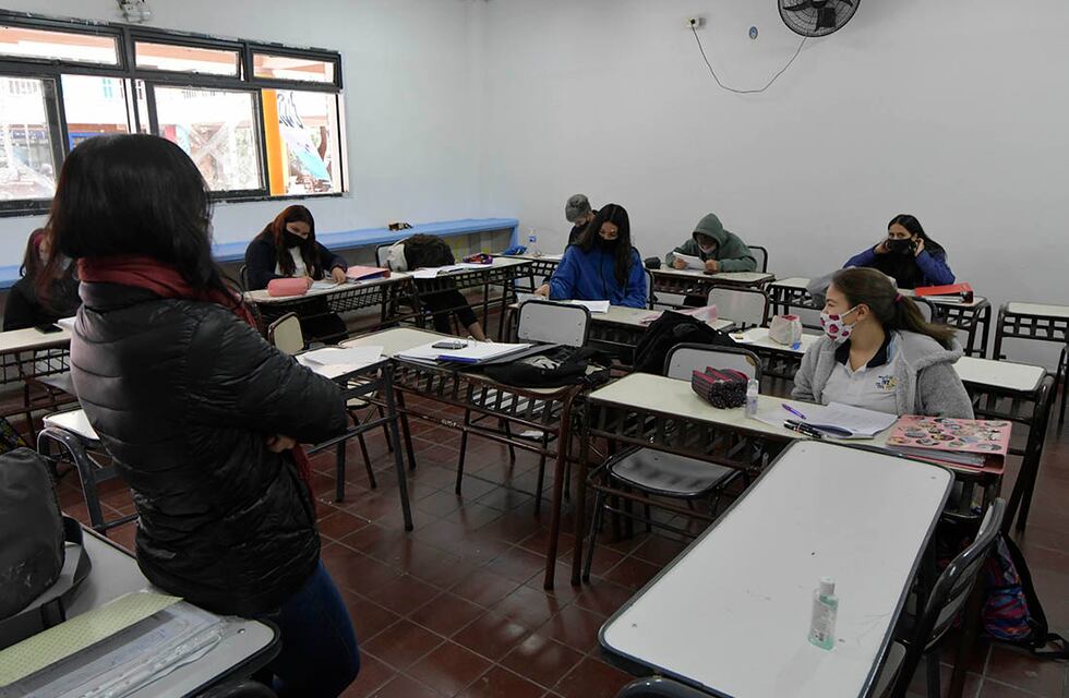 El gobierno pagará a docentes y celadores que trabajaron el feriado del 2 de septiembre
