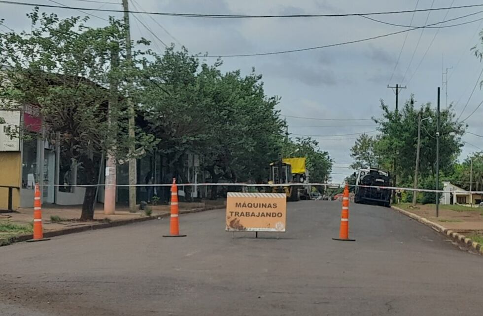 Puerto Iguazú: continúan los trabajos de pavimento en la Av. República Argentina