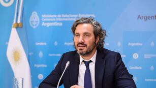 Santiago Cafiero aseguró que Milei se une a una "tríada internacional" encabezada por Bolsonaro, Trump y Macri.