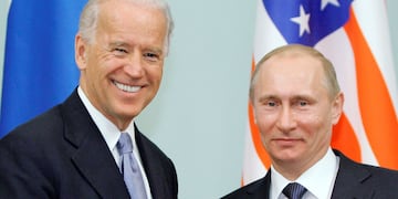 Biden y Putin, en 2011. (RIA Novosti, Alexei Druzhinin/Pool vía AP/Archivo)