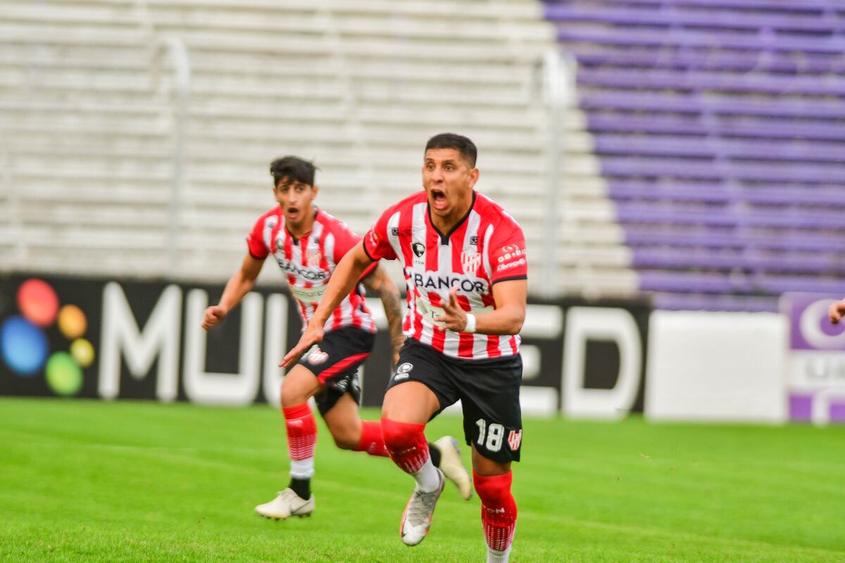 Damián Arce puso el 1 a 1 para Instituto, que lo dio vuelta en Campana (Federico Lopez Claro).