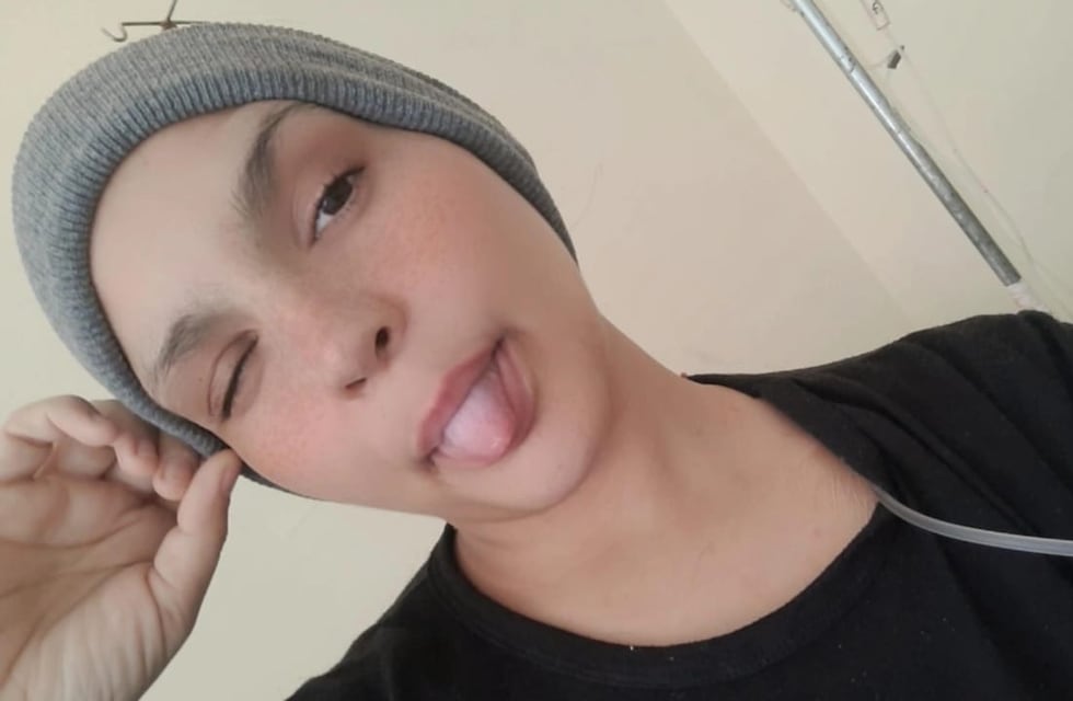 Valentina, una joven de Trelew, tiene leucemia y necesita ayuda para seguir con su tratamiento en Buenos Aires
