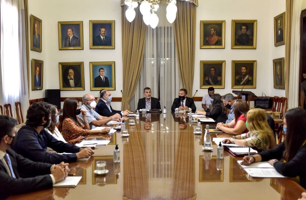 El gobierno entrerriano propuso 33% de aumento para docentes y 30% para empleados públicos