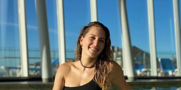 Mica Viciconte desde una pileta.