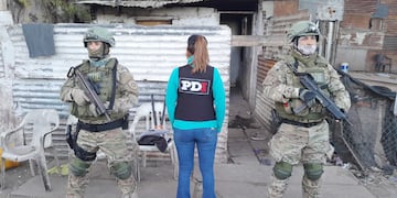 El despliegue de las fuerzas provinciales incluyó viviendas de Capitán Bermúdez y Rosario.