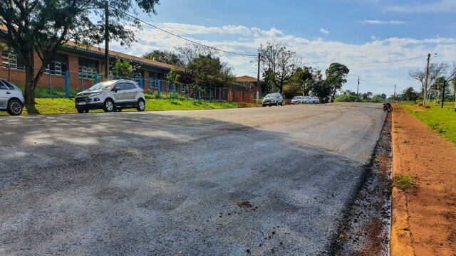 Continúan realizando paquetes de obras viales en Eldorado.