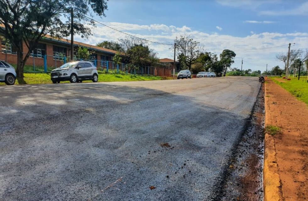 Continúan realizando paquetes de obras viales en Eldorado